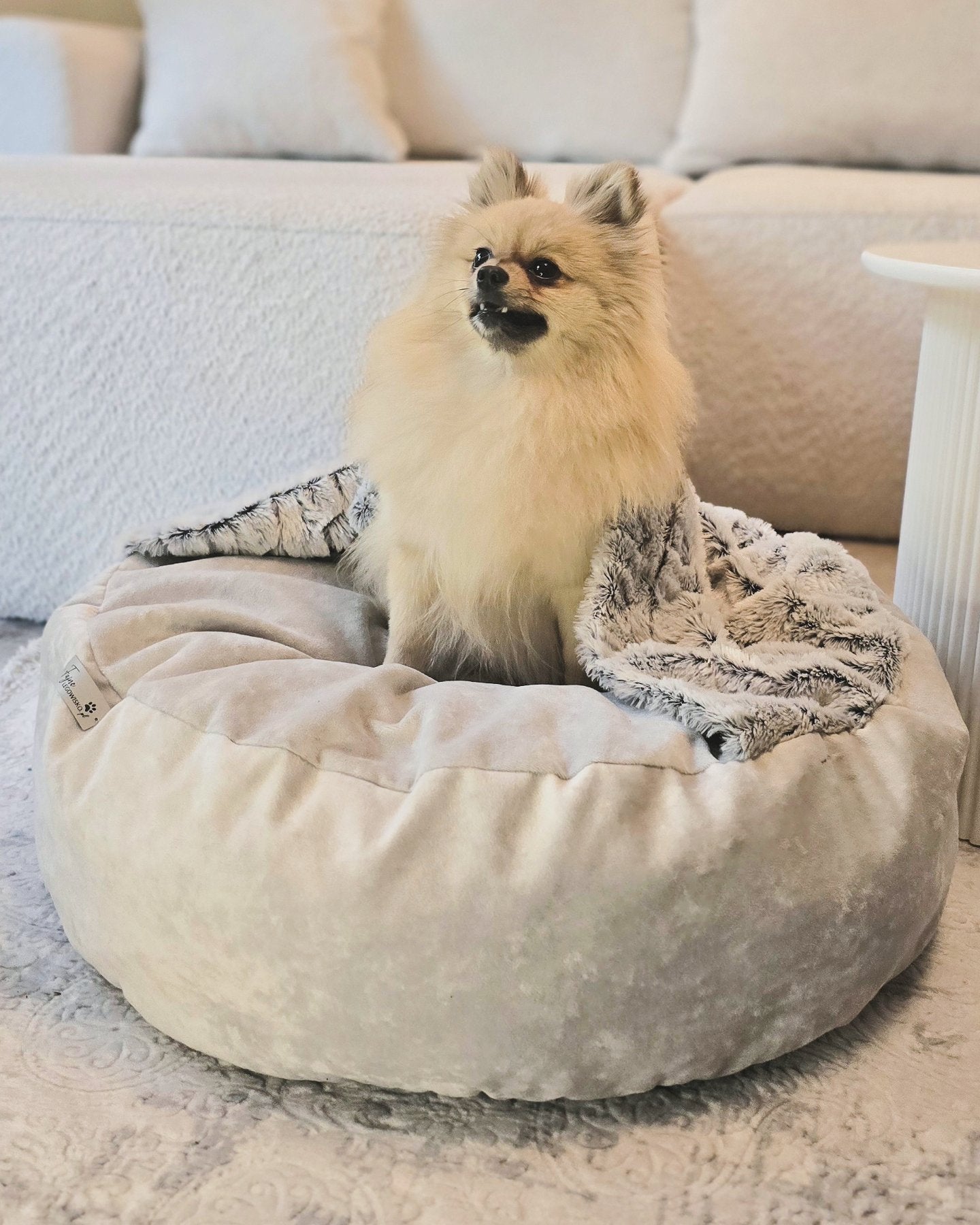 Pufka- norka z kocykiem, legowisko dla psa