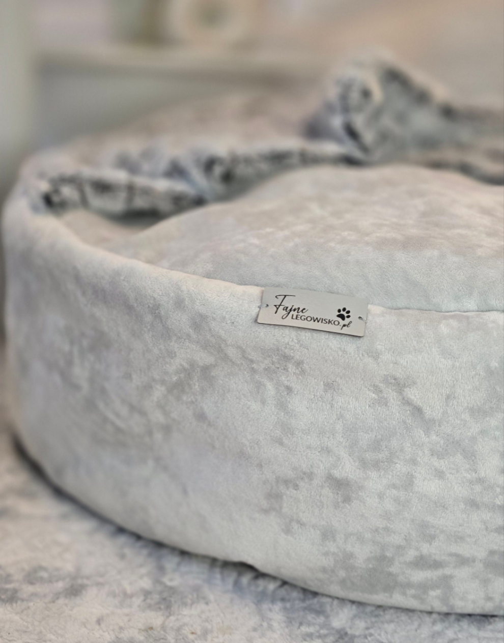 Pufka- norka z kocykiem, legowisko dla psa