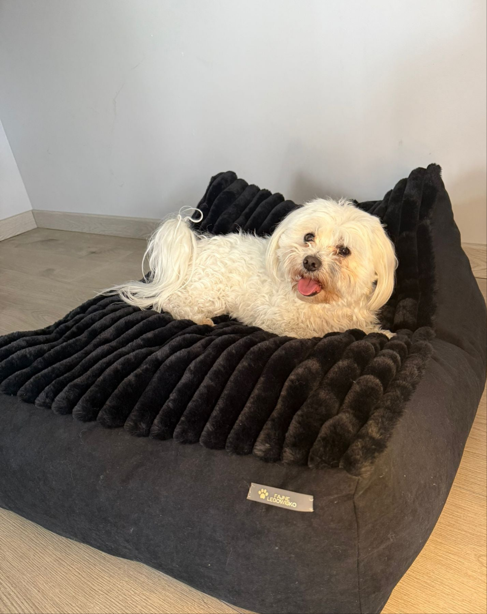 Leżanka dla psa z futerkiem prążkowanym, legowisko