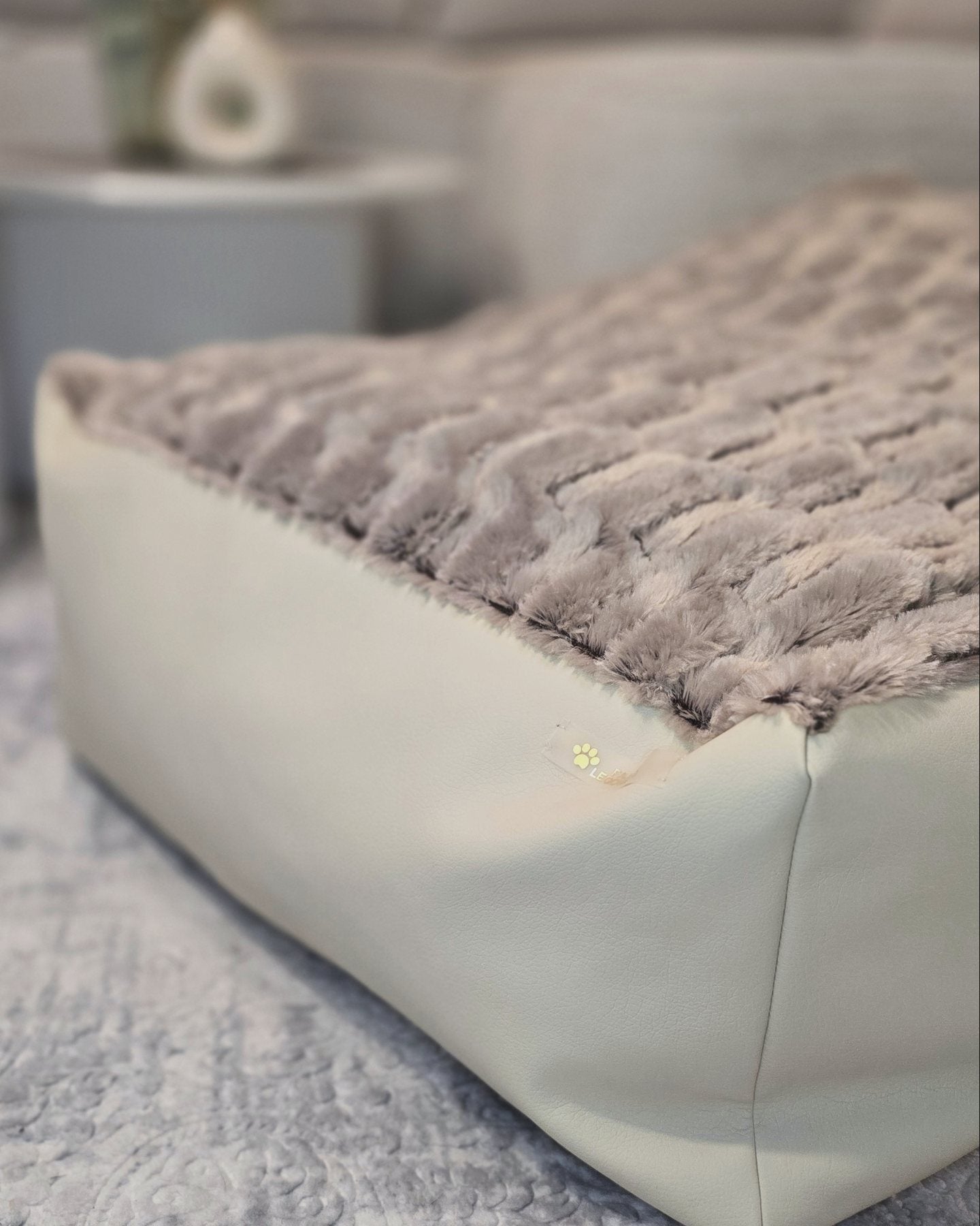 Leżanka dla psa z ekoskóry z futerkiem, legowisko dla psa